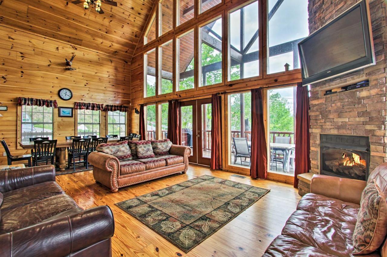 Expansive Gatlinburg Cabin Hot Tub, Deck And Grill! Екстериор снимка