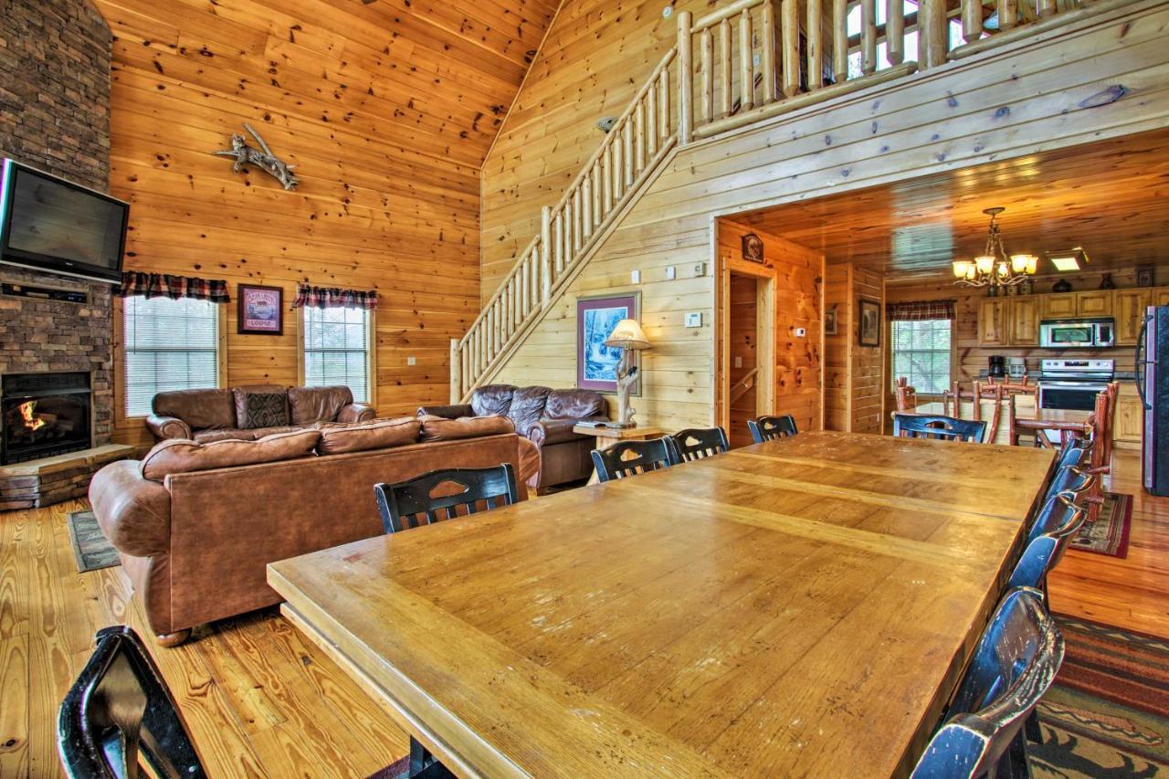 Expansive Gatlinburg Cabin Hot Tub, Deck And Grill! Екстериор снимка