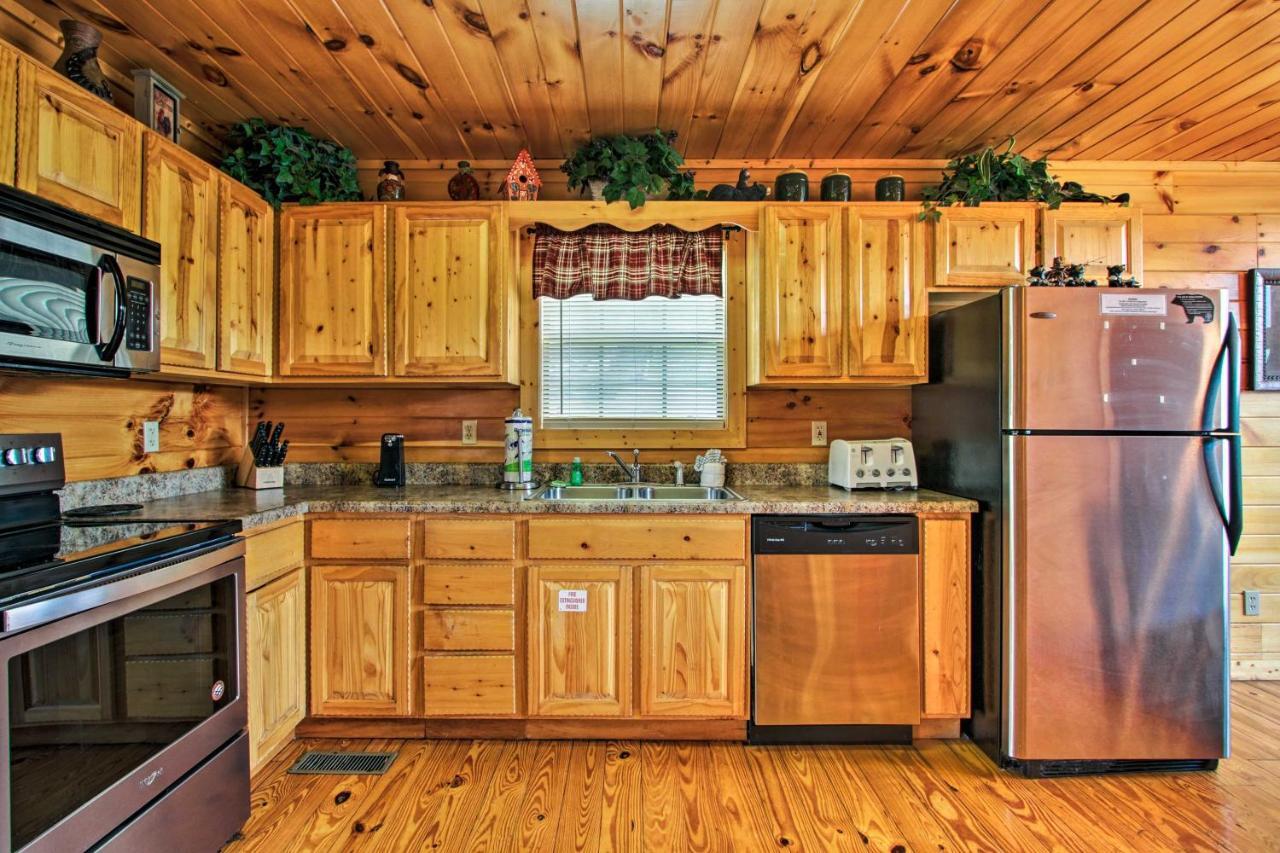 Expansive Gatlinburg Cabin Hot Tub, Deck And Grill! Екстериор снимка