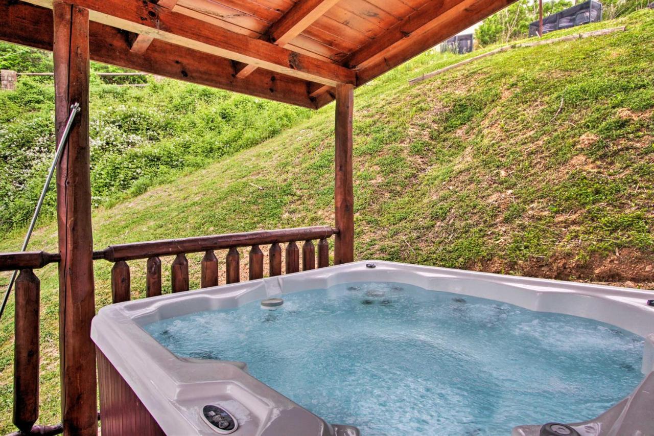 Expansive Gatlinburg Cabin Hot Tub, Deck And Grill! Екстериор снимка