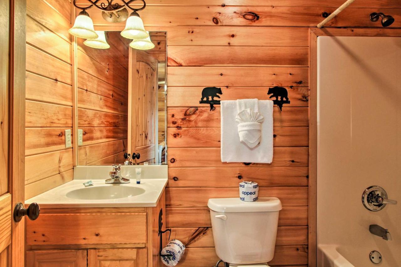 Expansive Gatlinburg Cabin Hot Tub, Deck And Grill! Екстериор снимка