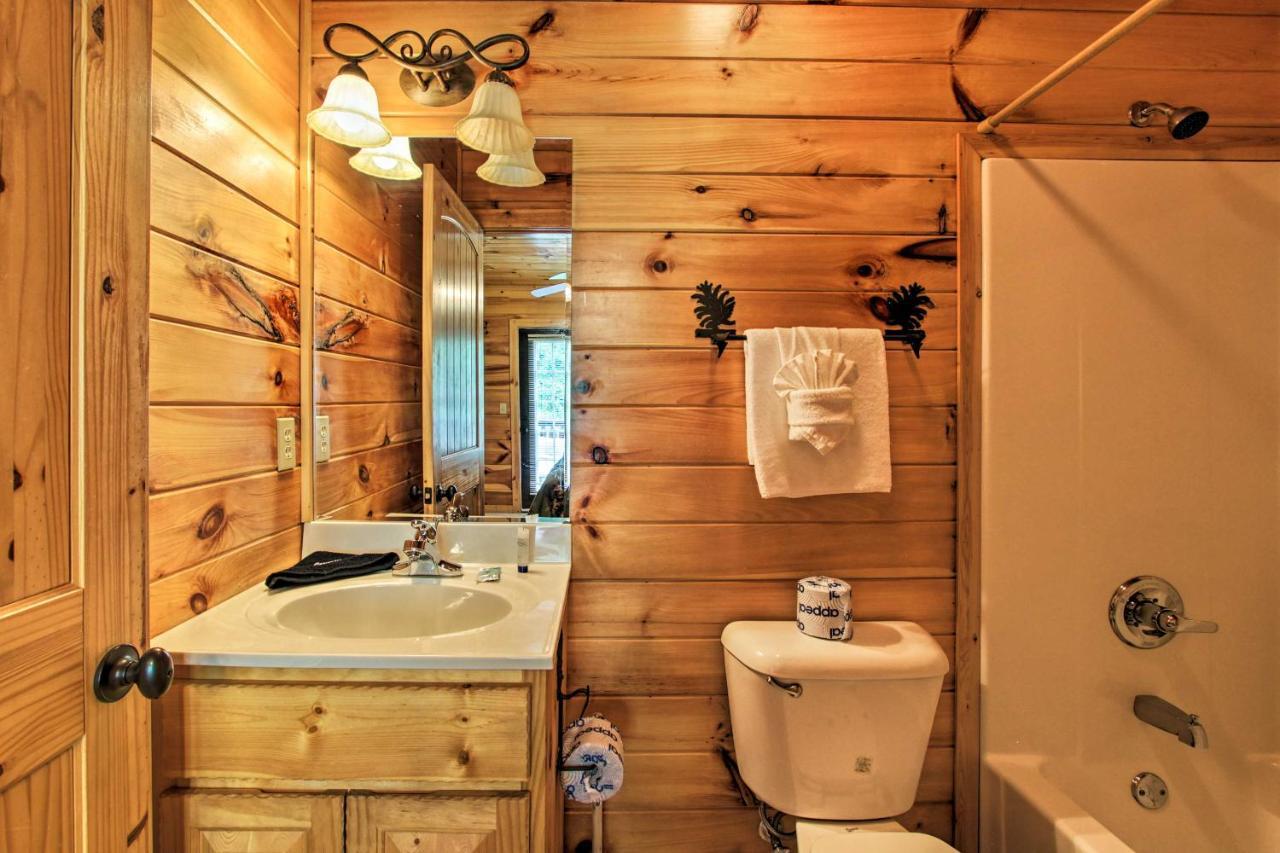 Expansive Gatlinburg Cabin Hot Tub, Deck And Grill! Екстериор снимка
